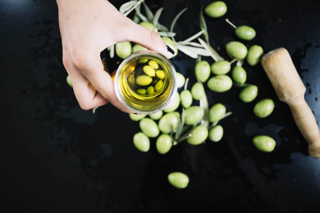 como aliñar aceitunas