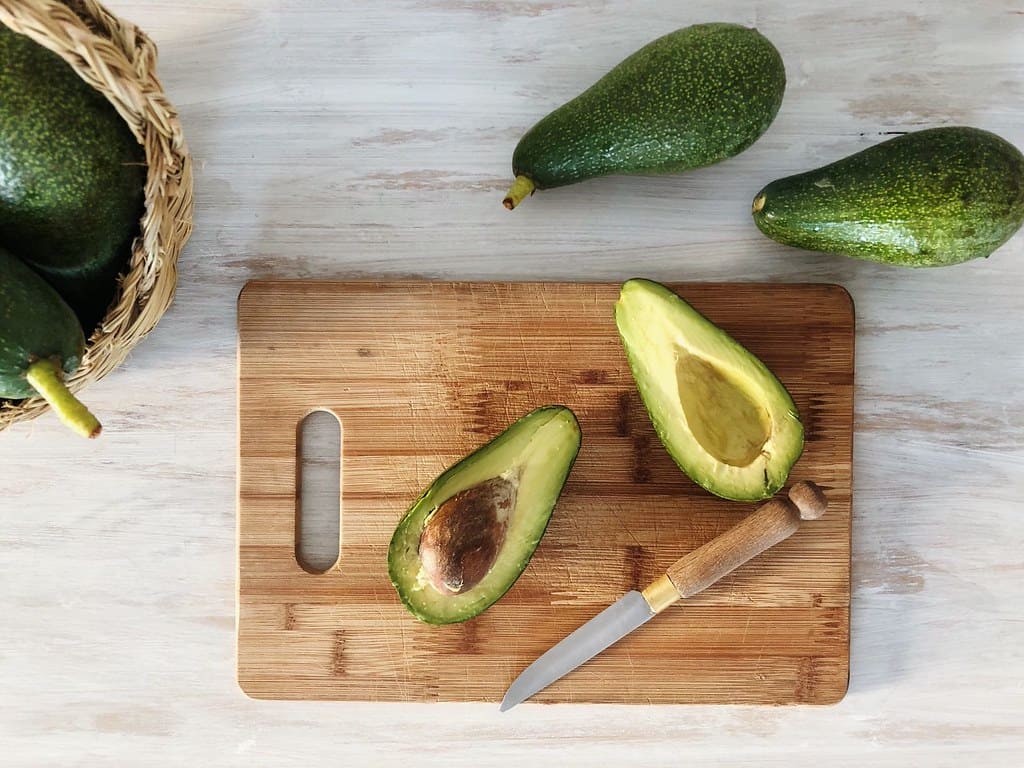 beneficios del aguacate